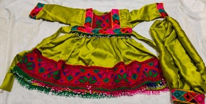 Vestido Étnico Infantil de Algodón Bordado Verde, Traje Tradicional Indio de Manga Larga para Todas las Temporadas - Product Image 3