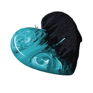 สร้อยคอเรซินรูปเมฆท้องฟ้าสีฟ้าเข้มสำหรับผู้หญิงทำจากนีโอเก็ตบนอีพ็อกซี่สีฟ้าเข้ม - Product Image 2