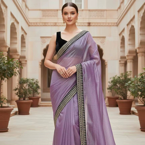 . Saree Sone Net de créateur avec broderie de paillettes et bordure en velours, accompagné d'un élégant haut en velours - Product Image 1