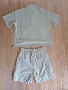 เสื้อพูลโอเวอร์แฟชั่นใหม่สำหรับผู้ชาย เสื้อเปล่ามีกระเป๋า ชุดเซ็ตเสื้อและกางเกงขาสั้นสองชิ้นสำหรับฤดูร้อน เสื้อกันลมแบบสั้นสำหรับผู้ชาย - Product Image 2