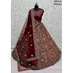 Expertos en la Venta de la Mejor Colección de Diseñadores de Moda de Alta Calidad para Bodas, Lehenga Choli de Tela de Red y Terciopelo - Product Image 1