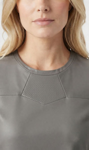 Camiseta de Verano para Mujer, Moderna, Impermeable, de Cuero Genuino, Piel de Vaca Premium, Suave al Tacto, Formal, de Manga Corta, Transpirable y Ecológica - Product Image 6