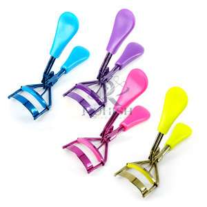 Recourbe-cils professionnel en acier inoxydable avec poignée ergonomique, réutilisable, léger, pour les maquilleurs, les salons de beauté et l'usage domestique - Product Image 2