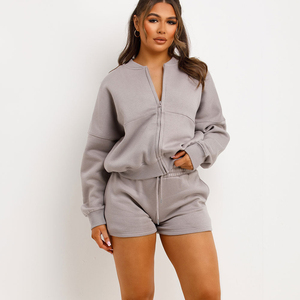Conjunto Deportivo de 2 Piezas para Mujer, Color Gris, Sudadera Corta con Cremallera, Pantalones Cortos, Manga Larga, Estilo Casual para Primavera, Color Sólido, Bolsillos Laterales - Product Image 1