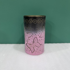 Portavelas Decorativo ARTISAN DESIGN V806 Negro y Rosa con Recortes de Mariposas para Decoración del Hogar - Product Image 4