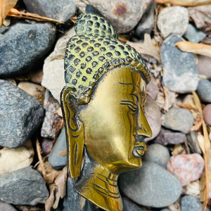 Estatua de Cabeza de Buda de Latón Antiguo, Artesanía Metálica Moderna Hecha a Mano, Tema Cultural, Decoración Artística Duradera para el Hogar, Adorno de Mesa - Product Image 3