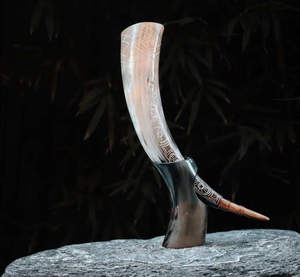 Corne à boire en buffle de qualité supérieure 100 % artisanale, sculptée à la main - Product Image 1