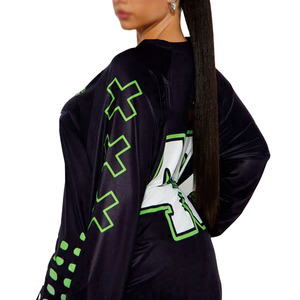 เสื้อเจอร์ซีย์อเมริกันฟุตบอลแขนยาวสำหรับผู้หญิง ปรับแต่งได้ พิมพ์ลายกราฟิก ระบายอากาศได้ดี ทรงโอเวอร์ไซส์ รับผลิตแบบ OEM ขายส่งจำนวนมาก - Product Image 3