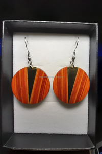 Boucles d'oreilles rondes incrustées de bois d'acacia et de laiton à la mode, parfaites pour les mariages, les fêtes, les cadeaux, les anniversaires et les fiançailles - Product Image 4