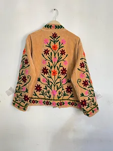 เสื้อแจ็คเก็ตกำมะหยี่สีแทนพรีเมียม ปักลายดอกไม้รอบตัวด้วยมือ โทนสีส้มอบอุ่น เสื้อโค้ทฤดูหนาว - Product Image 5