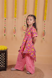 ชุดเสื้อผ้าเด็กผู้หญิงผ้าฝ้าย100% แขนสั้นแบบลำลองเสื้อลายสีทึบ - Product Image 2