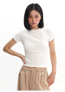 Top Corto Básico Ajustado de Algodón y Spandex para Mujer, Camiseta Corta con Costuras - Product Image 3
