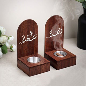 Elegante Quemador de Incienso de Madera en Forma de Arco con Base Cuadrada y Hermosa Caligrafía Árabe, Pieza de Aromaterapia que Adorna Cualquier Espacio - Product Image 4