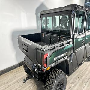 Vehículo utilitario de alto rendimiento diseñado para una durabilidad extrema, con un potente motor y una experiencia de conducción cómoda. - Product Image 3