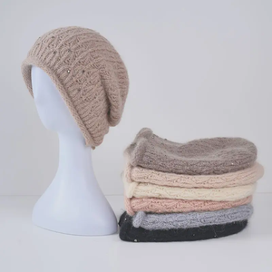 Bonnet élégant tricoté à la main avec décoration en strass pour femmes, couleur unie, casquette chaude d'hiver, style décontracté, taille adulte 56-58CM - Product Image 1
