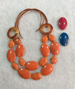 Collar de Resina con Cuentas de Lujo, Hecho a Mano, Joyería Moderna para Mujer, Accesorio de Diseño para Fiestas - Product Image 1