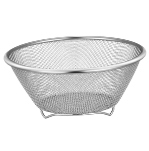 Les passoires métalliques à mailles fines sont idéales pour filtrer les sauces, les soupes et les bouillons, offrant un résultat impeccable et élégant, fabriquées par KHOOSI OVERSEAS. - Product Image 5