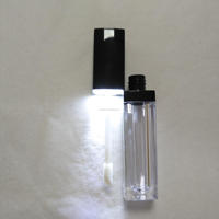 Tube de brillant à lèvres avec lumière LED et miroir, capuchon en plastique noir, 6,5 ml HY33