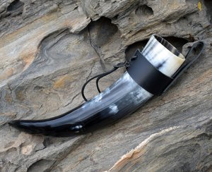 Corne à boire viking moderne artisanale |   Étui en cuir véritable fait main en corne de buffle | Durable pour la bière, le vin et la décoration intérieure - Product Image 5