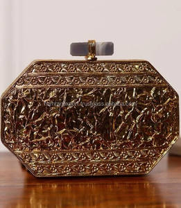 Pochette en nacre ornée Collection de mariée indienne Pochettes - Product Image 2