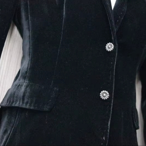 Blazer Tahari en velours noir, rayonne, soie et cuir avec empiècements aux coudes - Product Image 1