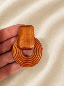 Boucles d'oreilles connecteurs géométriques en bois, ton brun naturel, apprêts de bijoux, design circulaire - Product Image 6