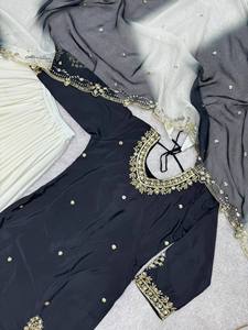 Conjunto de Salwar Kameez Negro para Bordado Intenso, Traje Tradicional Indio para Mujer, para Bodas, Graduaciones, Fiestas, Diwali - Product Image 5