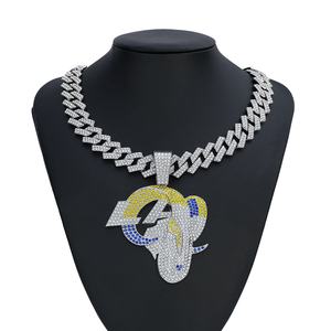 Pendentif Vache en Argent 925 Plaqué Or avec Pierres Moissanite, Breloque Animale Thème Hip Hop pour Homme, Usage Quotidien - Product Image 2