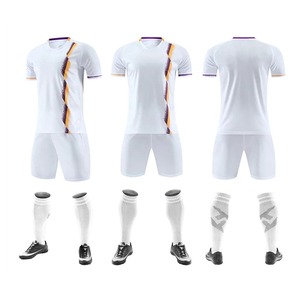Fournisseur d'uniformes de football par sublimation haut de gamme, maillots et shorts de football légers, athlétiques, OEM - Product Image 2