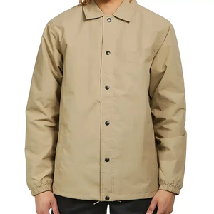 Veste Coach décontractée beige clair à boutons-pression, en tissu nylon léger, style streetwear décontracté pour le quotidien - Product Image 4
