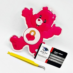 แผ่นอะคริลิคสำหรับต่อขนตา Lucky Lash สีชมพูสดใส รุ่น Care Bear พร้อมแม่เหล็กสำหรับคีบขนตา อุปกรณ์เสริมความงามสำหรับขนตา LASH TILE - Product Image 1