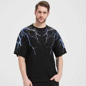 Camiseta Negra Extra Grande para Hombre, Manga Corta, Cuello Redondo, Estampado Digital con Diseño de Rayo, Estilo Urbano, Tela Jersey - Product Image 3