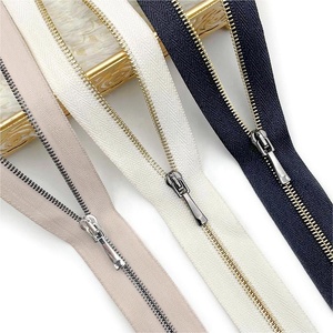 La fermeture éclair métallique de qualité supérieure en alliage de la plus petite taille avec verrouillage automatique 0 #   1 #   Série décorative pour la conception de mode - Product Image 3