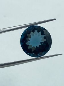 Topacio Azul Oscuro Natural de Alta Calidad, Gema Suelta de 10.09 Quilates y 13.30 mm, Corte Personalizado para Joyería - Product Image 3