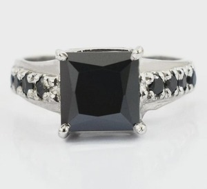 Anillo de Diamante Moissanita Negra de Corte Princesa de 6 Quilates, Plata de Ley 925, Anillo de Compromiso Personalizado y Otras Joyas de Diamantes - Product Image 1