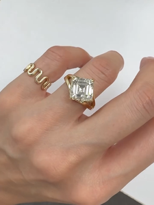 Anillo de Diamante Cultivado en Laboratorio con Corte Asscher de 2 Quilates, Anillo de Compromiso de Oro Amarillo de 14k con Vástago Dividido, Certificado por IGI - Product Image 1