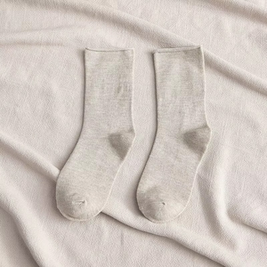 Prix d'usine Chaussettes de Pilates pour femmes en coton peigné, chaussettes mi-mollet automne-hiver, nouvelle couleur unie, séchage rapide, avec revers de maintien - Product Image 4