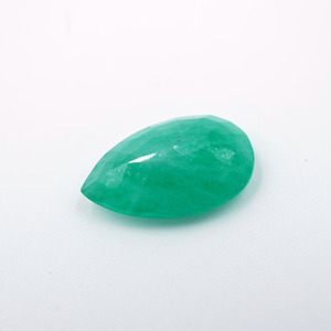 พลอยมรกตทรงลูกแพร์ธรรมชาติ HAYAAT GEMS น้ำหนัก 4.40 กะรัต มรกตเจียระไนจากราชสถาน สำหรับทำเครื่องประดับ - Product Image 2