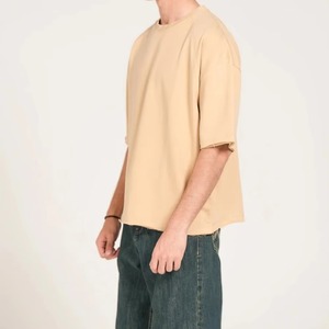 เสื้อยืดเจอร์ซีย์ทรงบ็อกซี่คุณภาพสูงสำหรับผู้ชาย ผ้าฝ้าย 100% น้ำหนัก 220 กรัม รับสกรีนโลโก้ตามแบบ บริการ OEM ไซส์ใหญ่พิเศษ - Product Image 3