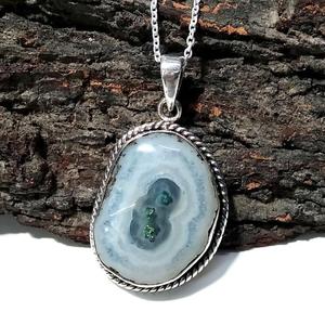 Collier pendentif en quartz solaire naturel, acier inoxydable, fait main, pierre précieuse de quartz solaire, druse, géode, style bohème, forme goutte d'eau - Product Image 5