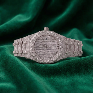 Montre entièrement sertie de diamants, cadran texturé, aspect diamant, bracelet en acier inoxydable de luxe - Product Image 1