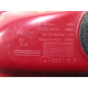 Feu arrière droit (côté passager) d'occasion OEM 4G8945096 - Product Image 5