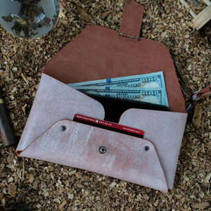 Cartera de cuero genuino para efectivo, compacta y portátil, con interior espacioso, cierre seguro, costuras de primera calidad y elegante diseño. - Product Image 1