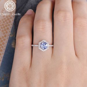 Bague de fiançailles Charm_Jewells en argent plaqué or rose avec moissanite, sertissage hexagonal pavé à griffes, certifiée IGI, classique pour femme - Product Image 3