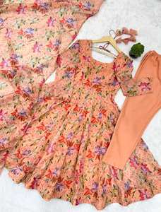 Ensemble Kurta Anarkali imprimé floral en gros avec dupatta assortie, en tissu Georgette avec doublure en crêpe, entièrement cousu - Product Image 6