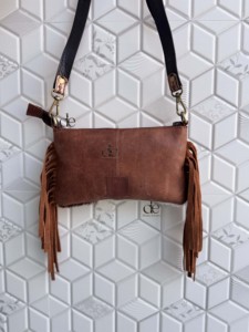 Bolso de Mano de Cuero con Flecos y Grabado de Diseño Único, Bolso Elegante de Color Marrón, Bolso Cruzado para Mujer - Product Image 4