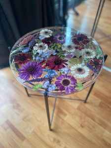Mesa auxiliar de resina, mesa de centro hecha de resina epoxi con flores secas naturales, transparente multicolor - Product Image 5