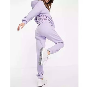 Conjunto Deportivo Personalizado con Sudadera y Pantalones Deportivos Transpirables Color Lavanda, Nuevo Estilo con Logotipo Personalizado, Hecho en Pakistán - Product Image 2