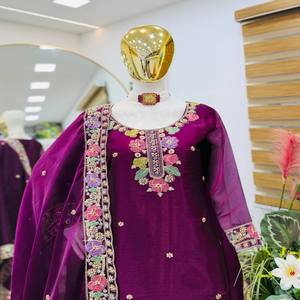 Conjunto Kurti Palazzo Bordado para Mujer VASTRA COTTAGE con Dupatta, Adorno de Lentejuelas, Cuello Redondo, Traje Festivo para Fiestas - Product Image 2