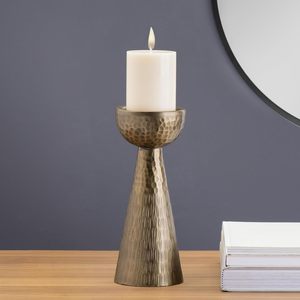 Porte-bougie pilier en aluminium martelé fait main pour la décoration de table, la décoration d'étagère et la présentation sur cheminée - Product Image 6